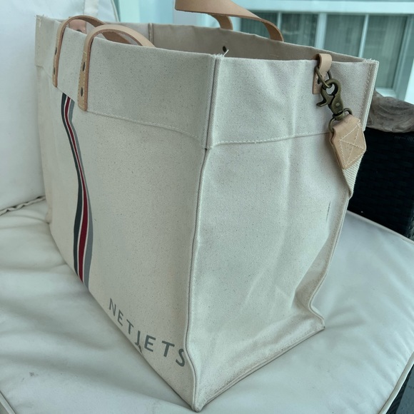 Netjets limited edition large bag - Picture 3 of 13
